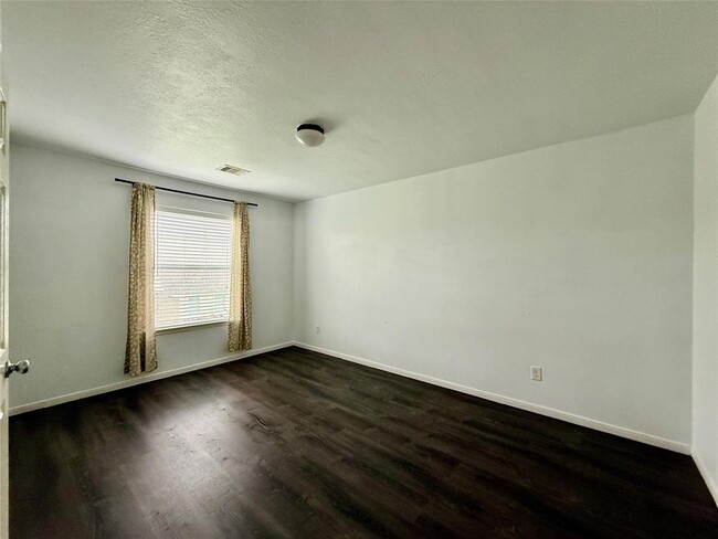 Building Photo - 804 Harvard Pointe Dr