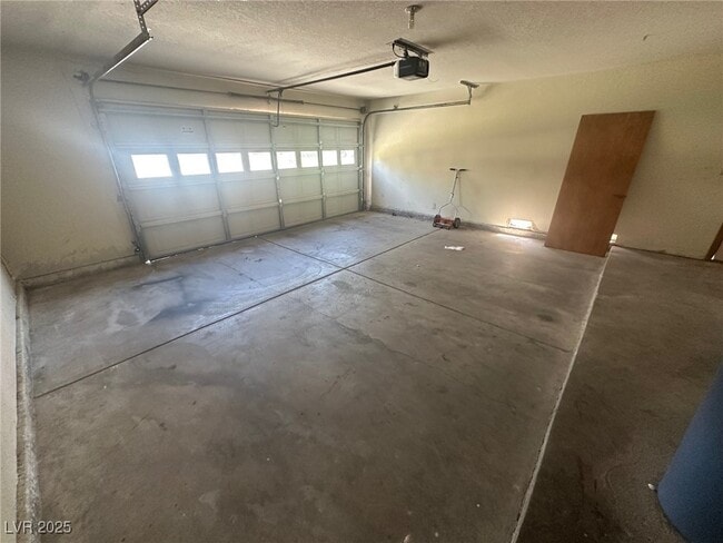 Building Photo - 5709 Palma del Sol Way