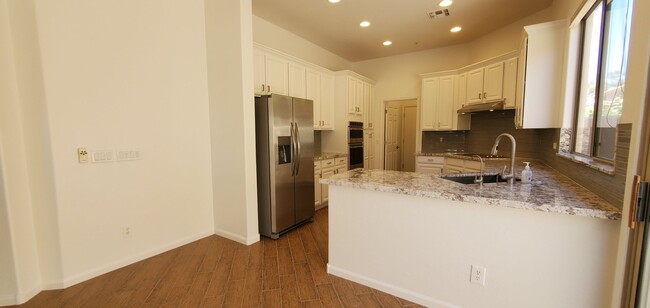 Building Photo - 11351 N 78th St