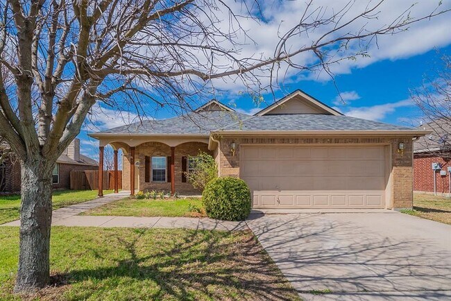 Front - 3003 Lake Ridge Dr