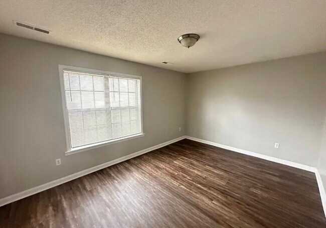 Building Photo - MOVE IN READY NOW!!’