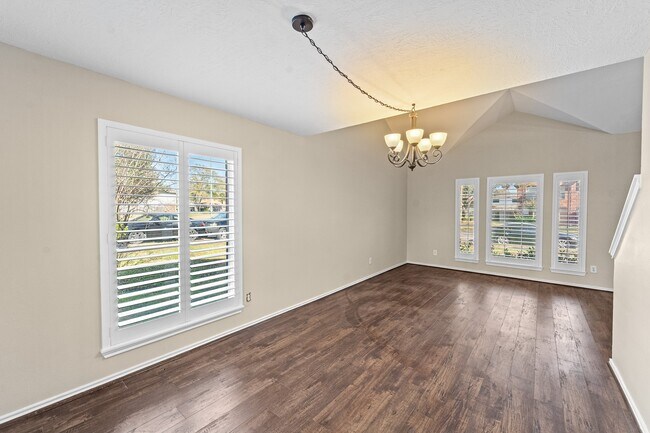 Building Photo - 6923 Cobblestone Path