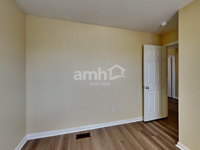 Building Photo - 11534 planewood Ct