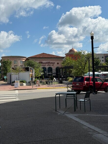 Building Photo - 2515 Carey Way