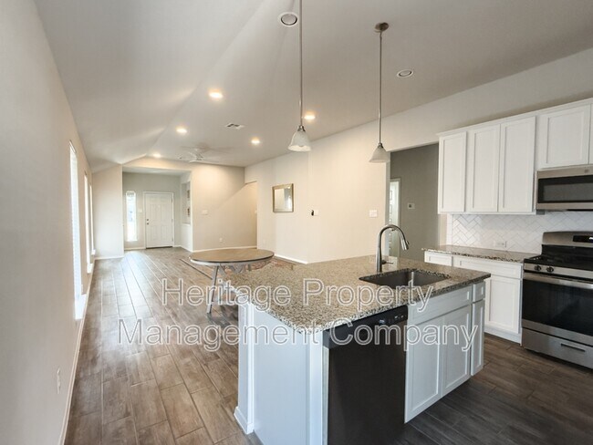 Building Photo - 139 Lyndon Dr