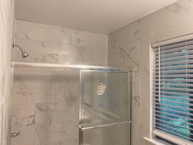Building Photo - Charming 3BR Townhome in Plainsboro