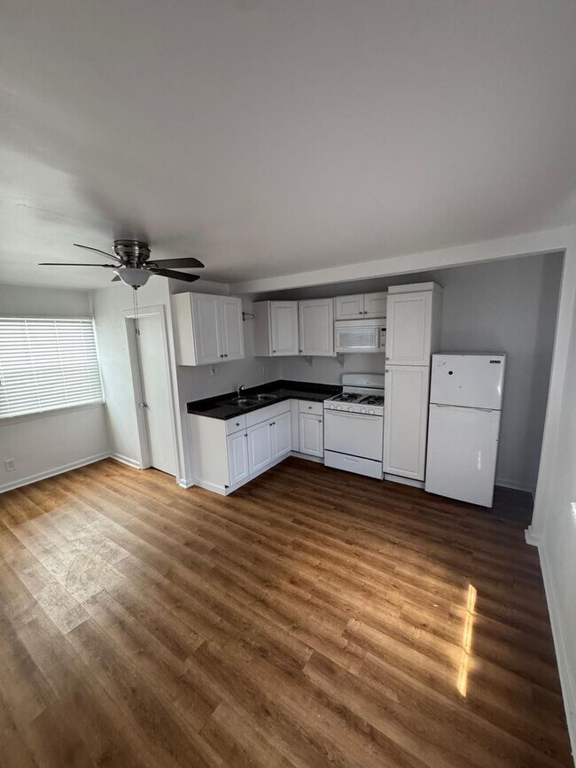 Building Photo - 825 Obispo Ave