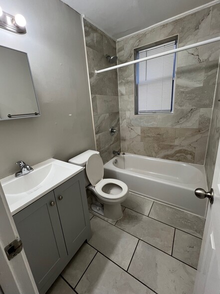 Bathroom - 1322 T St SE