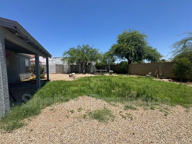 Building Photo - 12537 N 83rd Dr