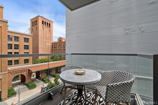 Building Photo - 338 Spear St