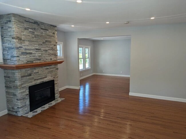 Building Photo - 96 Delham Ave