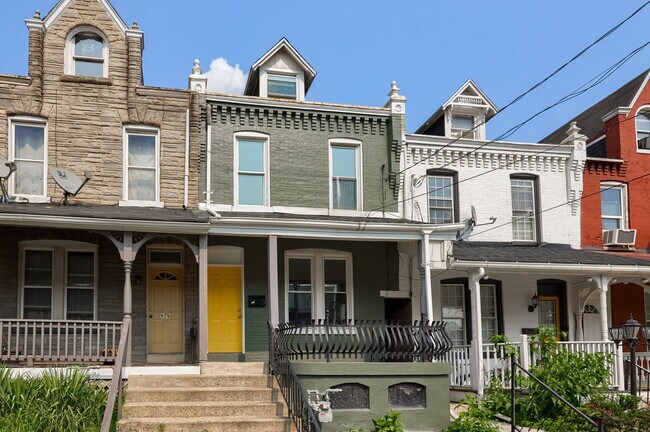 Building Photo - 611 S Prince St