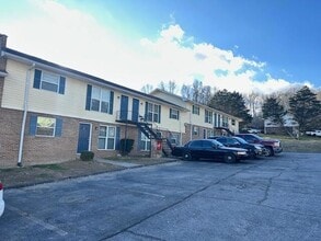 Building Photo - 2075 Clingan Dr NW