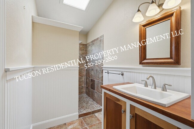 Building Photo - 2531 W Glenbrook Way