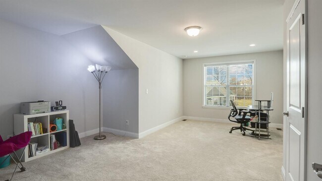 Building Photo - 2689 Oxford Cir