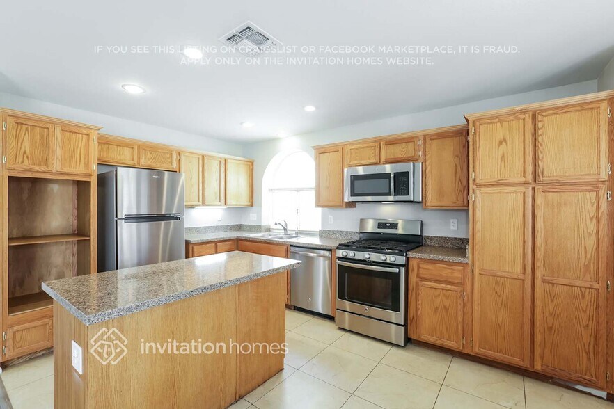 Building Photo - 3053 Reef View St