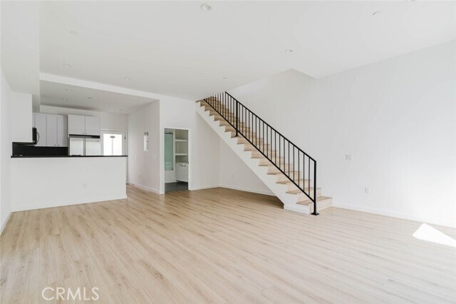 Building Photo - 536 E San Jose Ave