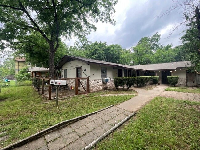 Primary Photo - 4708 Red River St