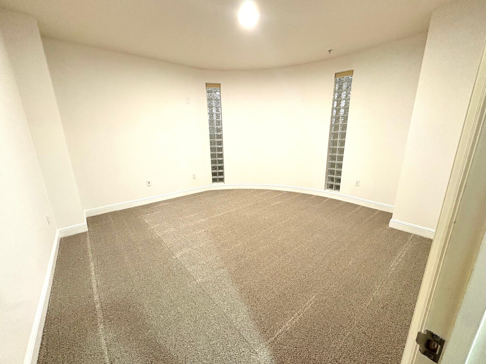 Building Photo - 1310 Creekside Dr
