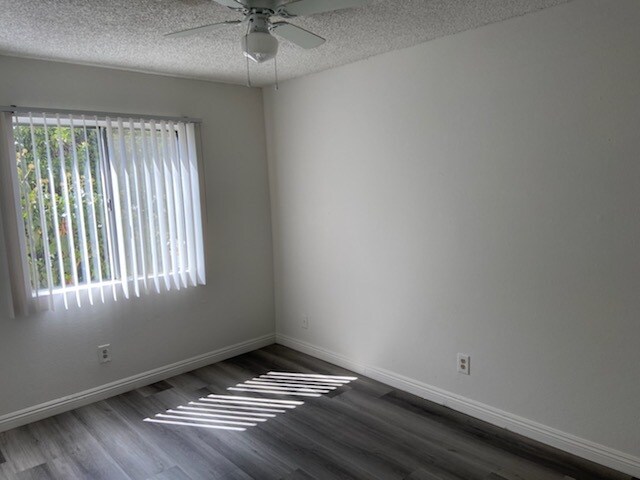 Building Photo - 466 N Westmoreland Ave