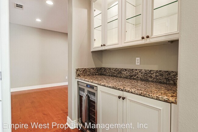 Building Photo - 5 br, 3 bath House - 28115 De La Vina Way
