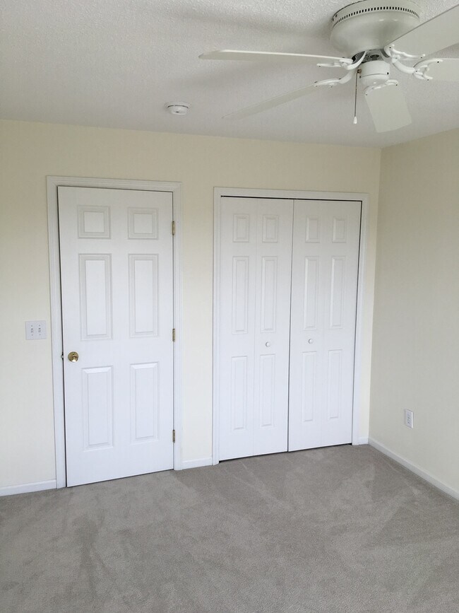 Building Photo - 931 Jasmine Dr