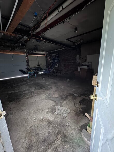 Garage - 519 N Evans St