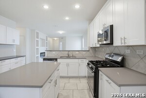 Building Photo - 12026 Sitio Plains