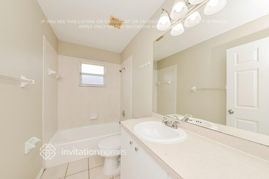 Building Photo - 4923 23rd St E