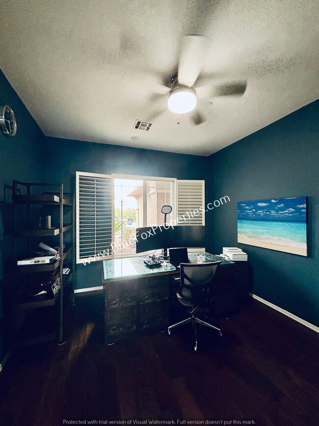 Building Photo - 732 W Burntwater Dr