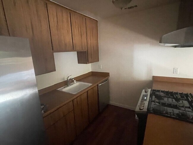 Building Photo - 4973-4975 Summerwood Circle