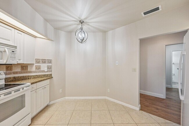 Building Photo - 1103 Duncan Cir