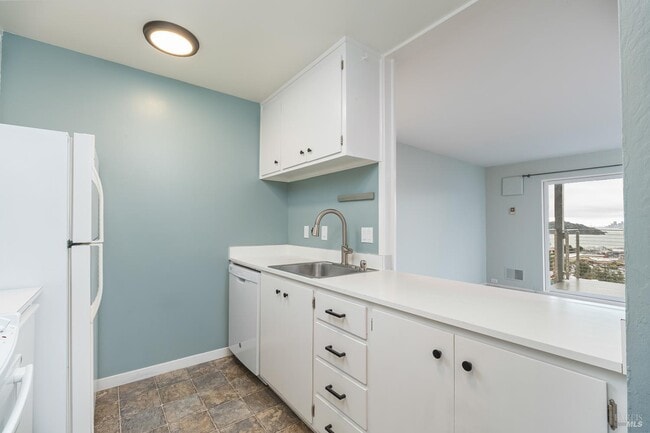 Building Photo - 45 Harbor Oak Dr