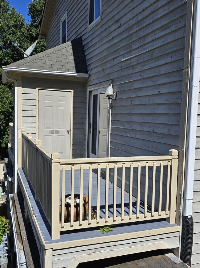 Building Photo - 6129 Old Plank Rd