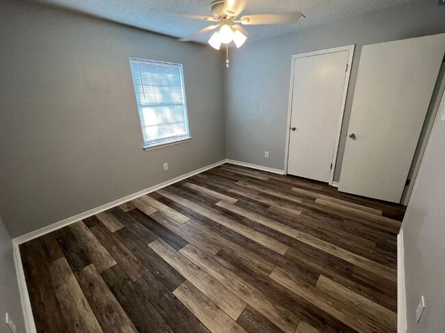 Building Photo - Downtown Foley Duplex now available