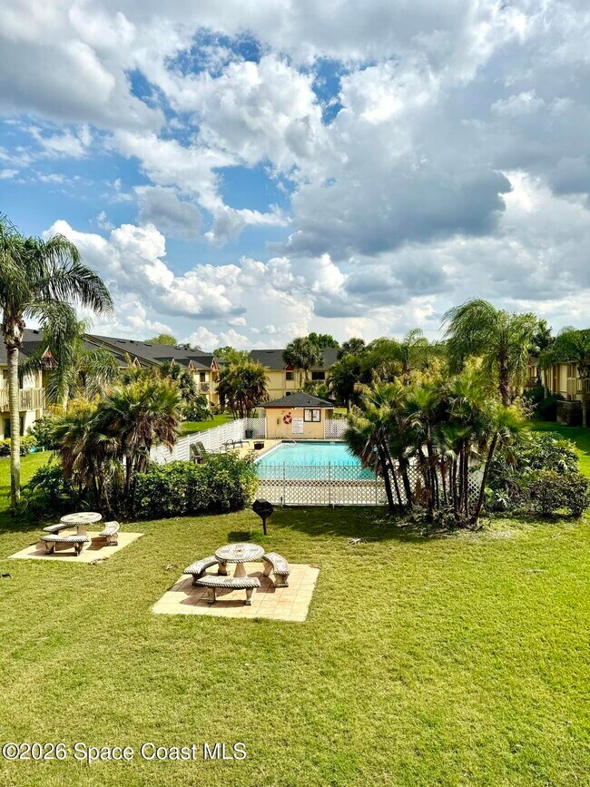 Building Photo - 2100 Forest Knoll Dr NE
