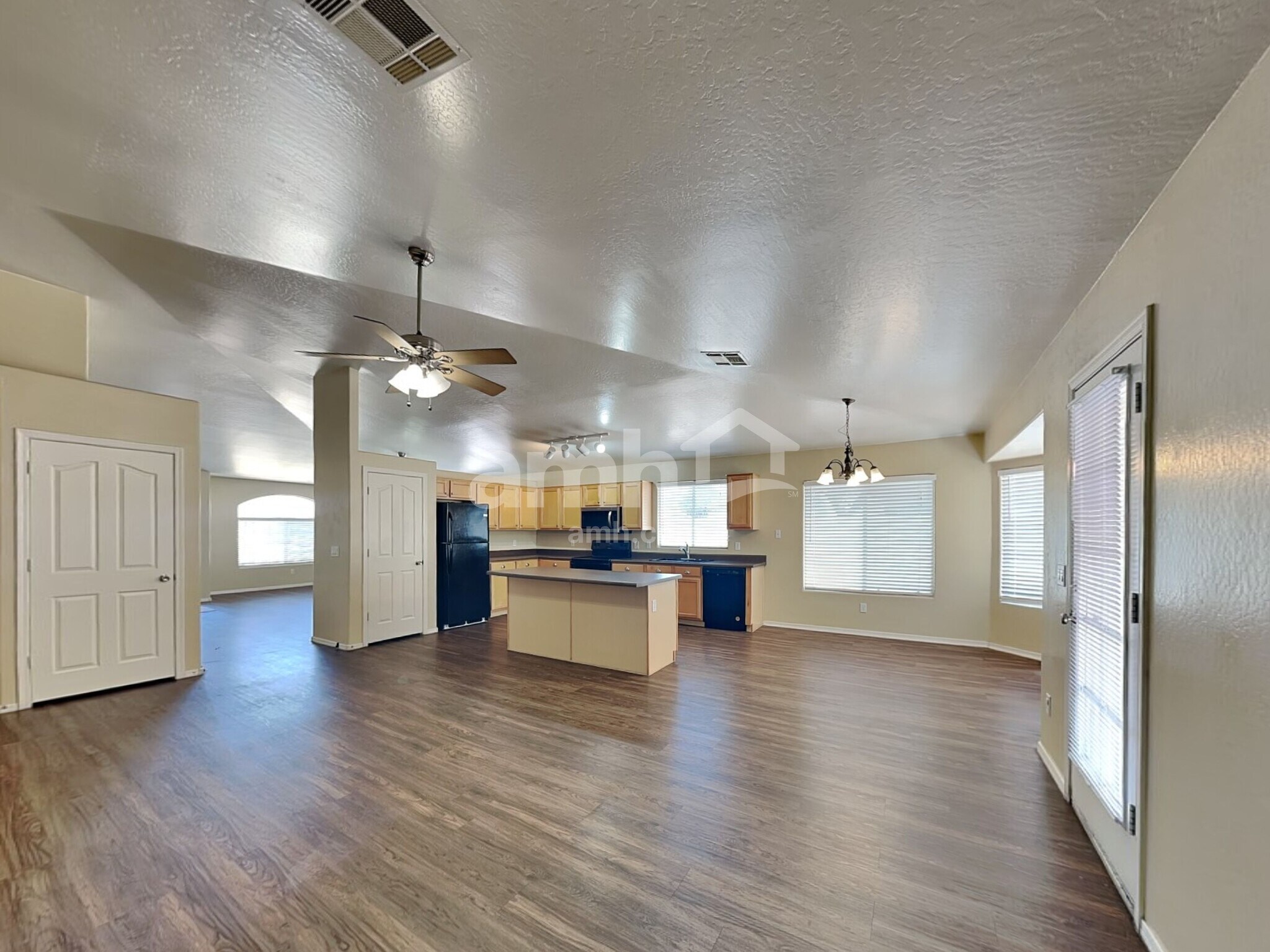 Building Photo - 3537 E Murrieta Rd