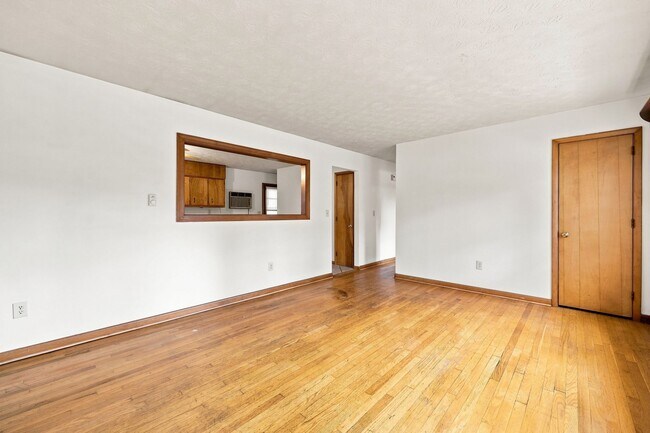 Building Photo - 15 Eavers Cir