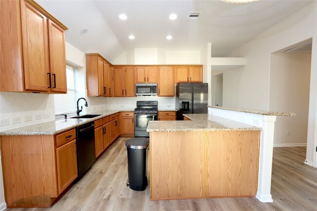 Building Photo - 1902 Lantana Spring Ln