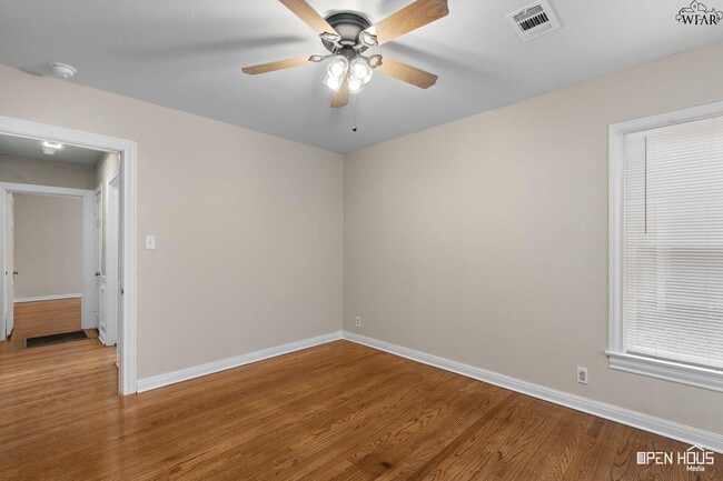 Building Photo - 1644 Ardath Ave