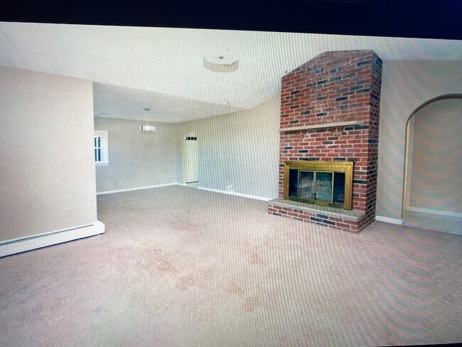 Building Photo - 288 Vane St