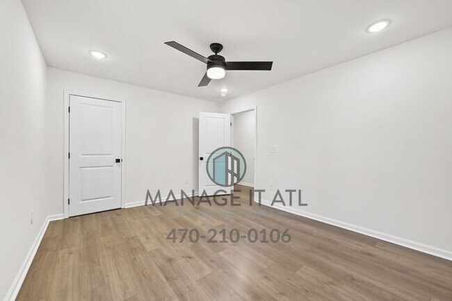 Building Photo - FULLY remodeled 4-bedroom, 2-bathroom house in Gainesville!