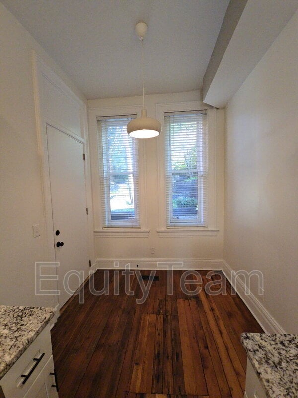 Building Photo - 322 Mulberry St