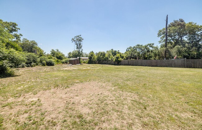 Building Photo - 203 Hayne Dr