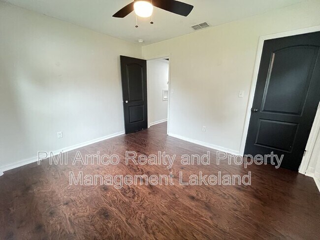Building Photo - 1127 Afton St
