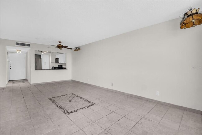 Building Photo - 6158 Palma Del Mar Blvd S
