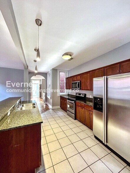 Building Photo - 2034 W Grace St