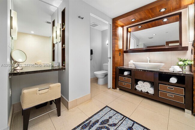 Building Photo - 6801 Collins Ave