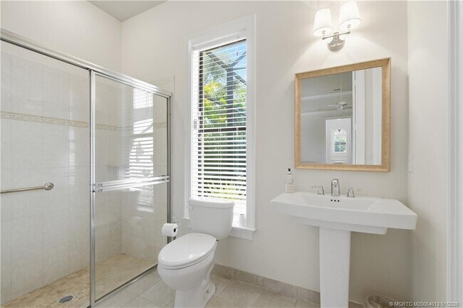 Building Photo - 109 SE Fiore Bello