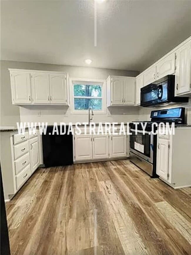 Building Photo - Gorgeous 4 Bed 3 Bath Home in Olathe!!-Ava...